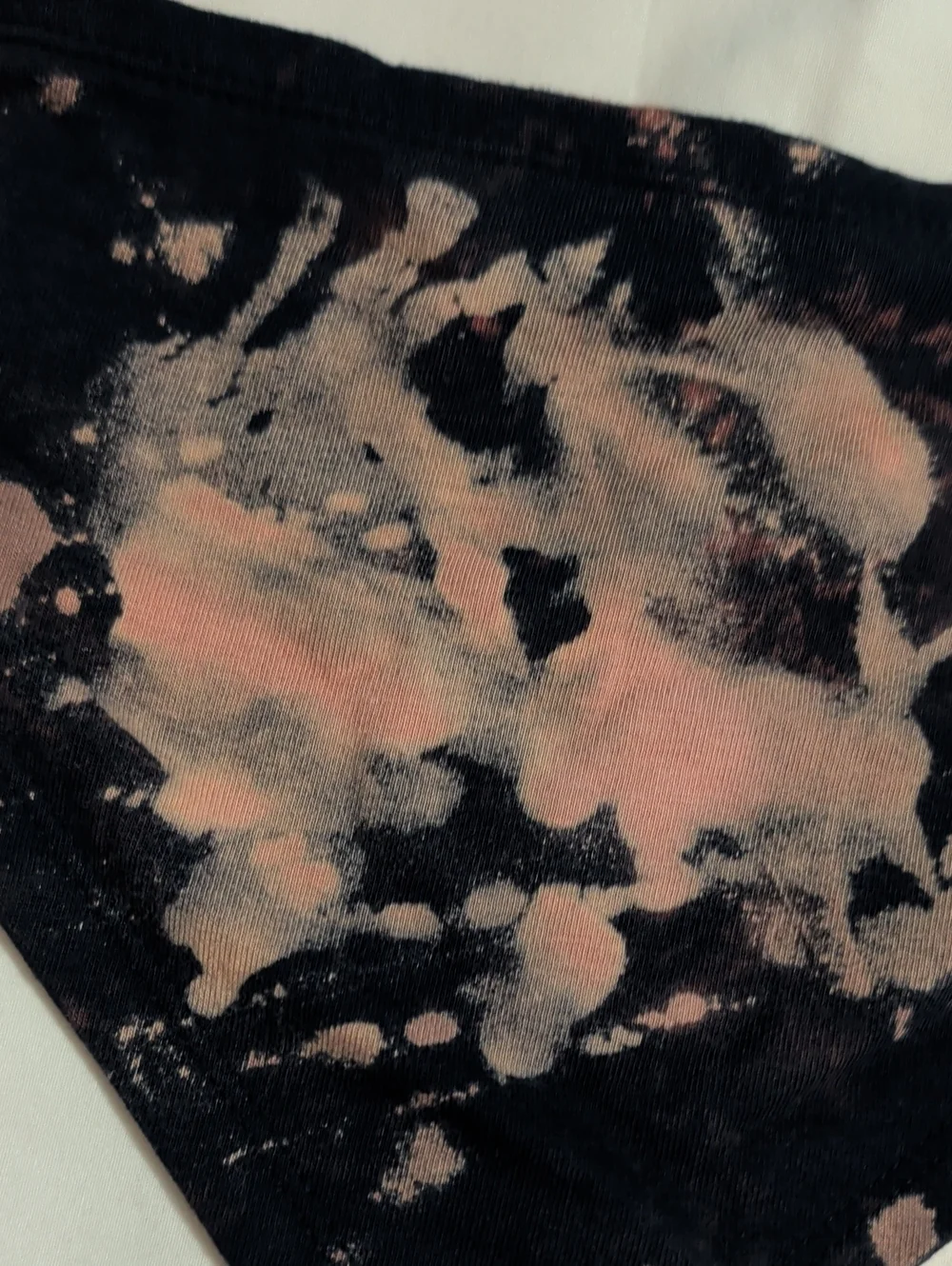 NWOT Tie-Dye Triangle Pet Bandana / Baby Bandaid Bib in Black And Peach